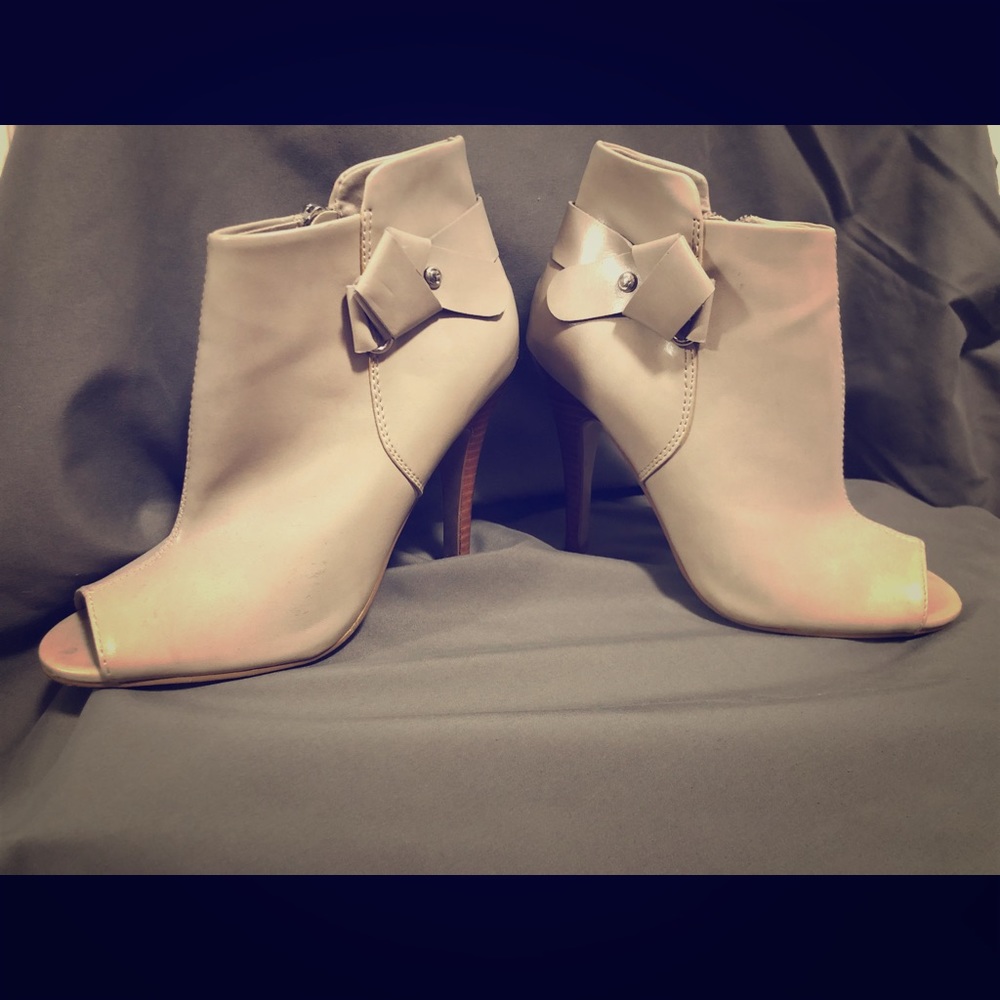 Guess booties